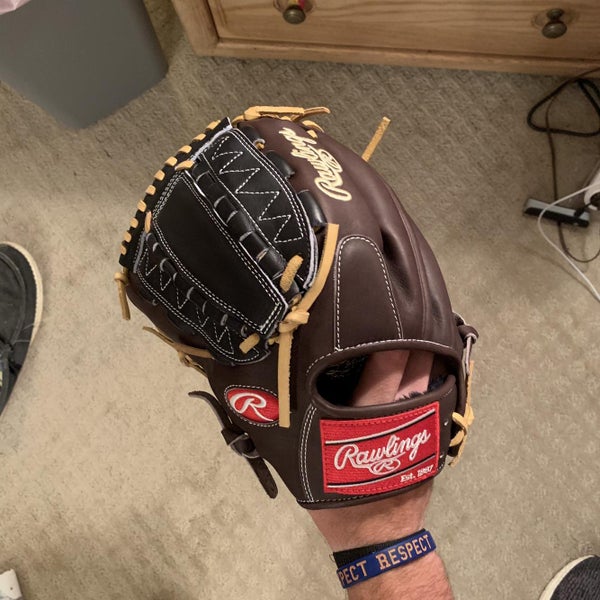 New Heart of the Hide Baseball Glove
