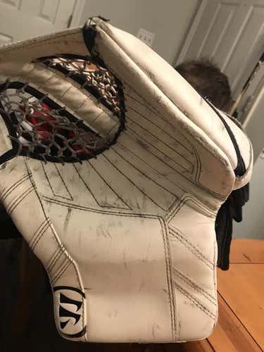 Warrior Ritual G3 Goalie Glove intermediate