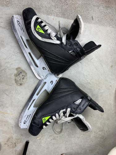 SUPRA 535S Hockey Skates Senior  Size 8.5