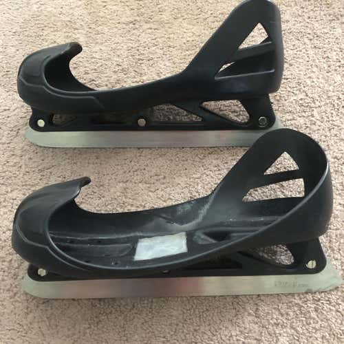 CCM Cowling Size 9 with Step Steel