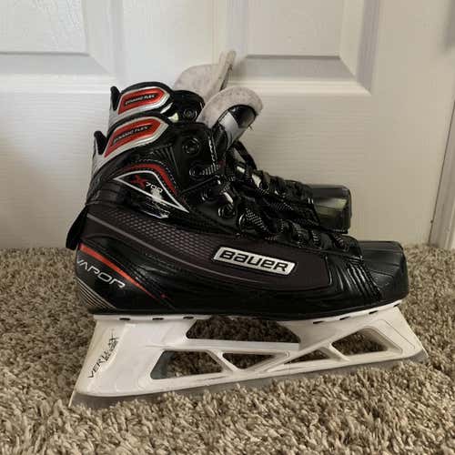 Vapor X700 Hockey Goalie Skates Senior  Size 8.5