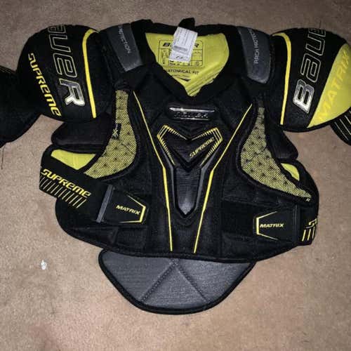 Bauer Shoulder Pads Senior