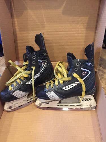 CCM U+ 06 Hockey Skates Junior Size 2