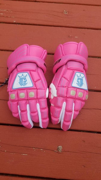 MINT ULTRA RARE Breast Cancer Awareness Limited Edition Hobbit King II's