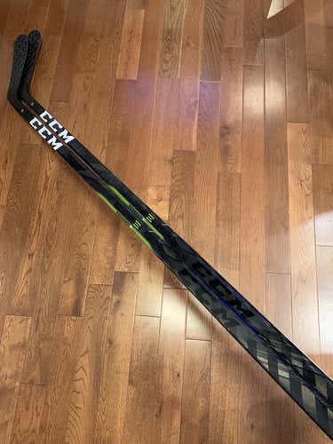 NEW (2 pack) CCM Trigger 3D PMT Hockey Stick RH 95 Flex P90 Senior Pro Stock