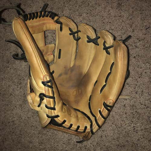 A2000 1786 Baseball Glove
