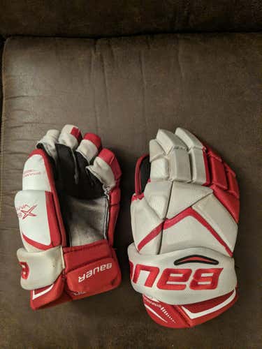 White/Red Bauer Vapor x800 Hockey Gloves 14"