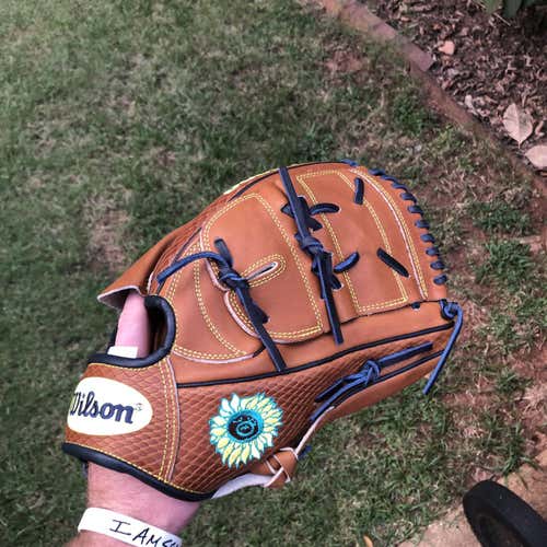 NWT Wilson A2000 June GOTM Clevinger 12”