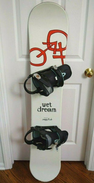 WET DREAMS SNAKE FISH SNOWBOARD SIZE 150 CM WITH BURTON LARGE BINDINGS