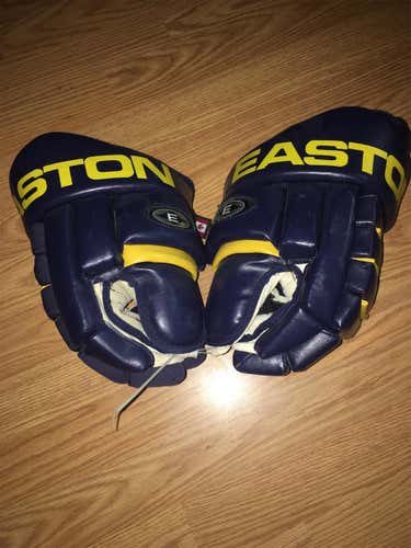 New Bauer Gloves Senior Pro Stock