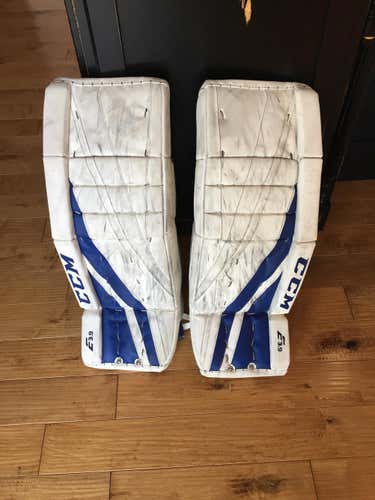 CCM Extreme Flex E3.9 Goalie Leg Pads Intermediate
