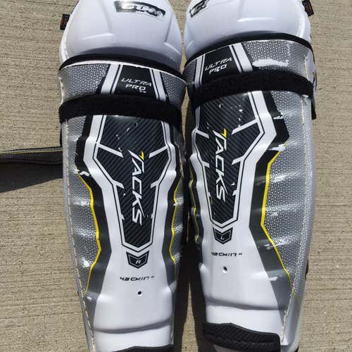 Ultra Pro Tacks Shin Pads Senior Pro Stock