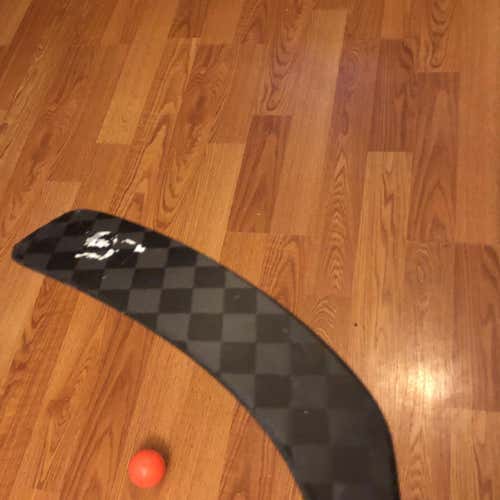 Supreme 1S Hockey Stick Righty Heel Senior