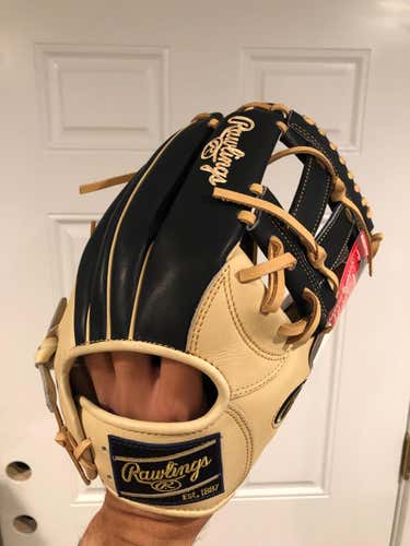 New Rawlings Heart of the Hide Baseball Glove
