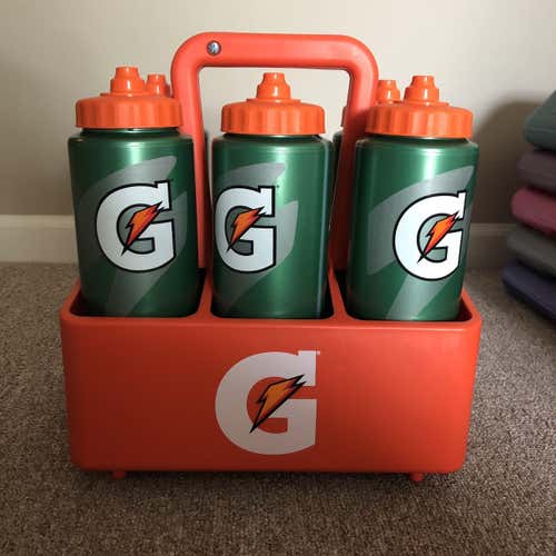 6-Pack 32 oz. Gatorade Squirt Bottles (Case Holder Included)