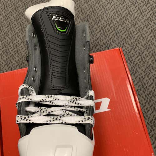 New RibCor 44K Hockey Goalie Skates Junior  Size 4