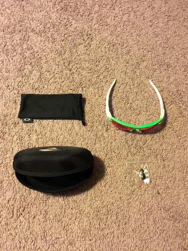 New Oakley Flak 2.0 Sunglasses For Sale (price Negotiable)