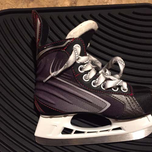 Bauer Vapor x40 Hockey Skates Youth Size 12