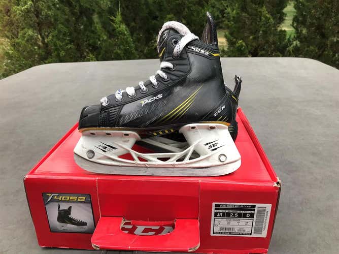 Tacks 4052 Hockey Skates Junior Size 2.5