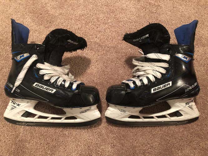 Bauer Nexus 2N Hockey Skates Senior Size 7 - See Details For Info Regarding Damage To Top Eyelet