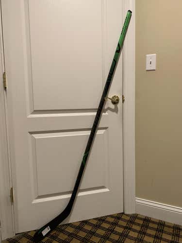 New Bauer Vapor ADV Hockey Stick Righty Mid Senior