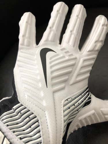 New Nike D Tack Lineman  Gloves NFL Sz 2XL