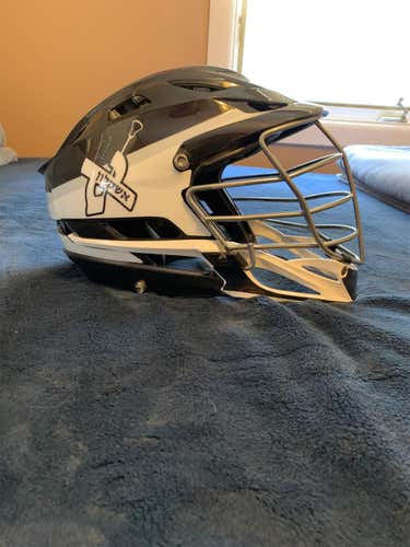 New R Helmet Adult