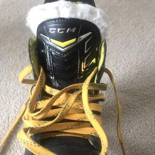 Ultra Tacks Hockey Skates Youth Size 13.5