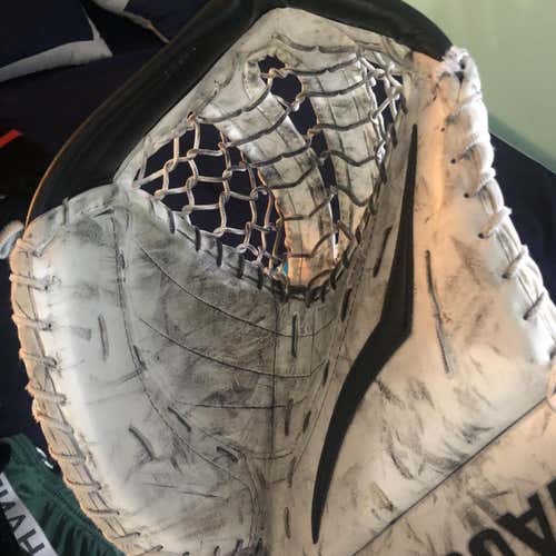 V7 Pro XF Goalie Glove Full Right Senior