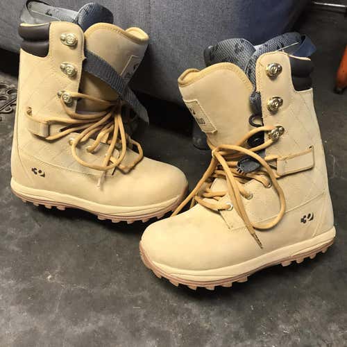 Thirty Two Snowboard Boots