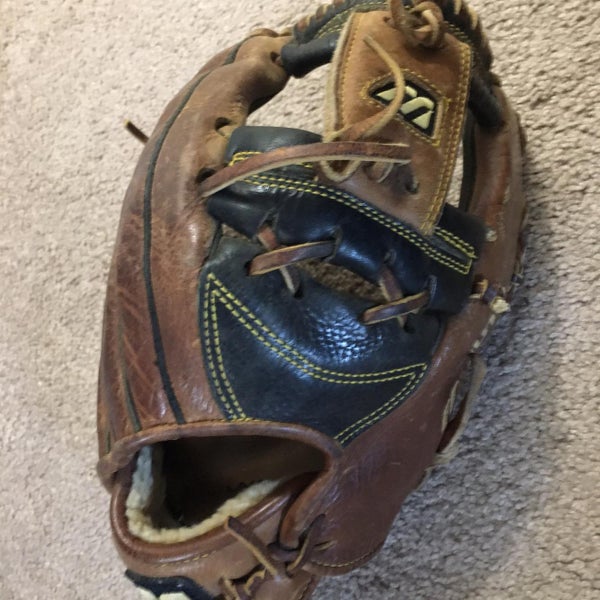 Classic Baseball Glove