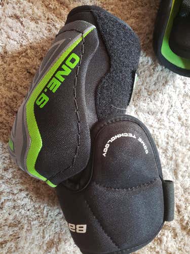 New Bauer Elbow Pads Junior