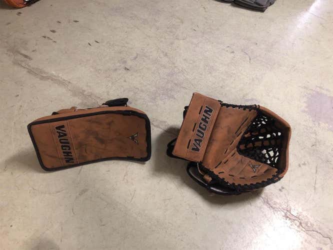 Vaughn Velocity 7000 Goalie Glove & Blocker Regular Intermediate