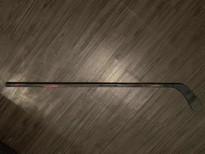 Bauer Vapor X100 Hockey Stick Righty Mid Senior
