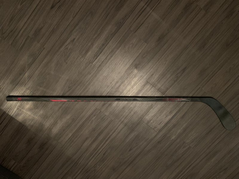 Bauer Vapor X100 Hockey Stick Righty Mid Senior