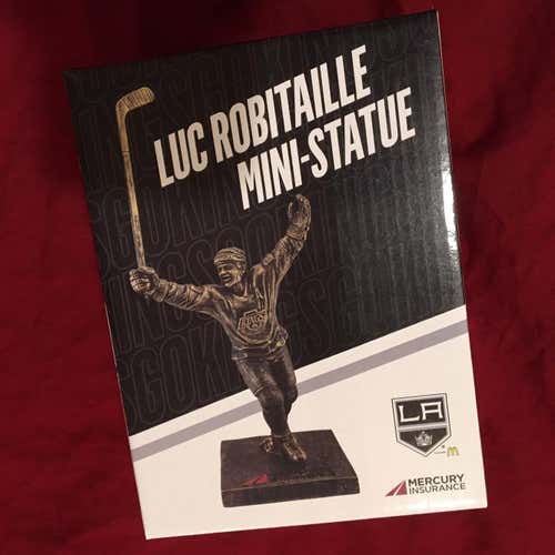 Luc Robitaille Los Angeles Kings Staples Center SGA Statue Figure Figurine NEW IN BOX