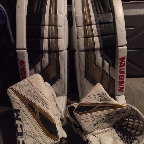 Vaughn Goalie Full Set Regular Senior Pro Stock