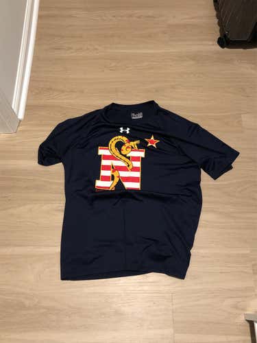 Under Armour NAVY Shirt Size Large