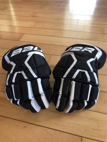 New Supreme 170 Gloves Senior