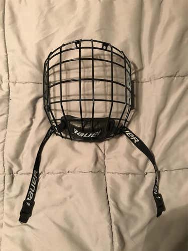 Bauer Profile III Facemask Adult Medium Black/White