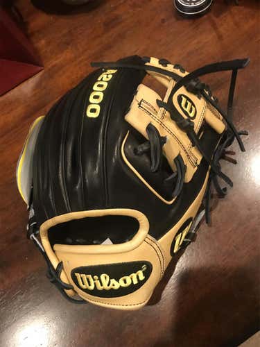New A2000 Baseball Glove