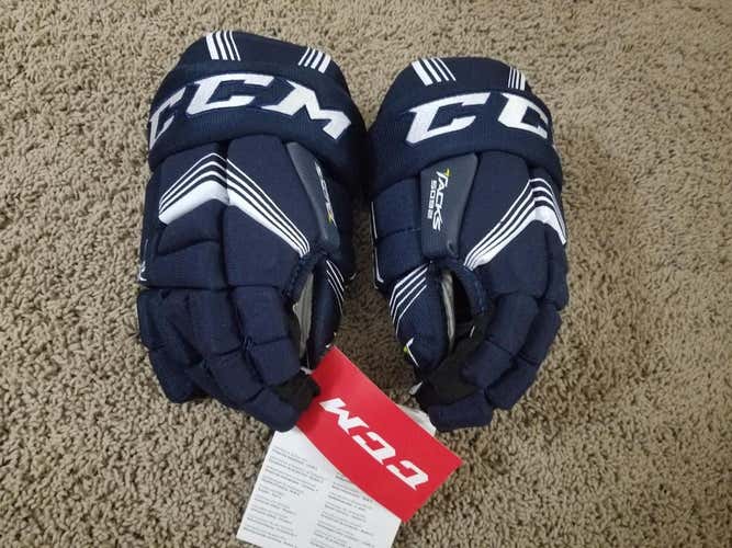 New with Tags CCM Tacks 5092 Gloves Junior size 11" Navy Blue