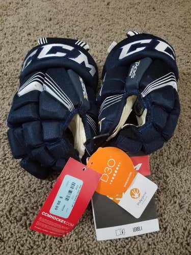 New with Tags CCM Tacks 7092 Gloves Junior size 10" Navy Blue