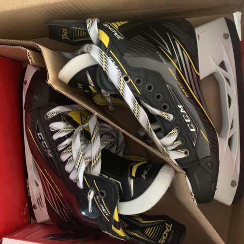 New Super Tacks Hockey Skates Senior Size 7.5