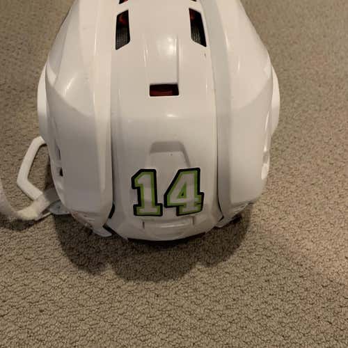 Resistance Helmet Pro Stock Oil Kings