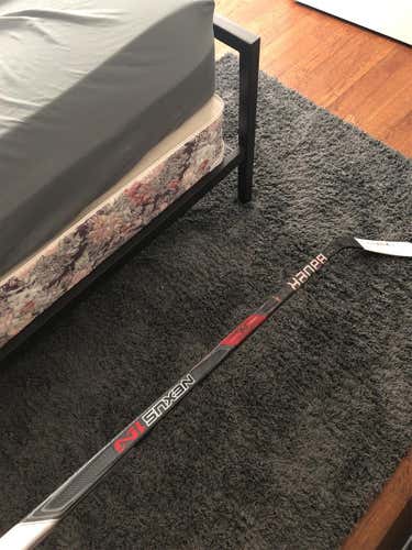 Nexus 1N Hockey Stick Righty Mid Senior Pro Stock