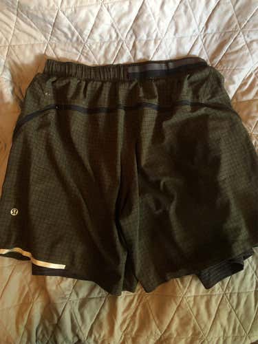 New Lululemon Shorts Adult
