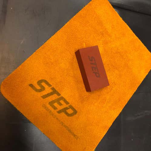 New Step BLACKSTEEL Clay Stone Leather Cloth Runners Blades Skate