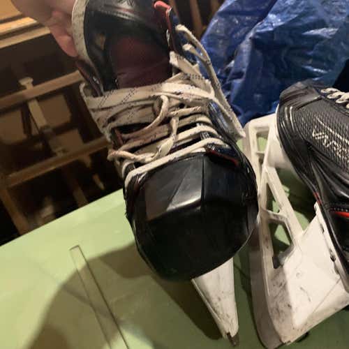 vapor x900 Hockey Goalie Skates Senior  Size 9.5