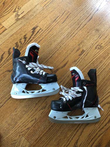 CCM Jetspeed XTRA Hockey Skates Youth Size 2.5